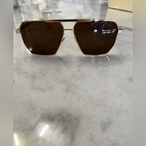 NEW never worn Bottega Veneta aviator style sunglasses